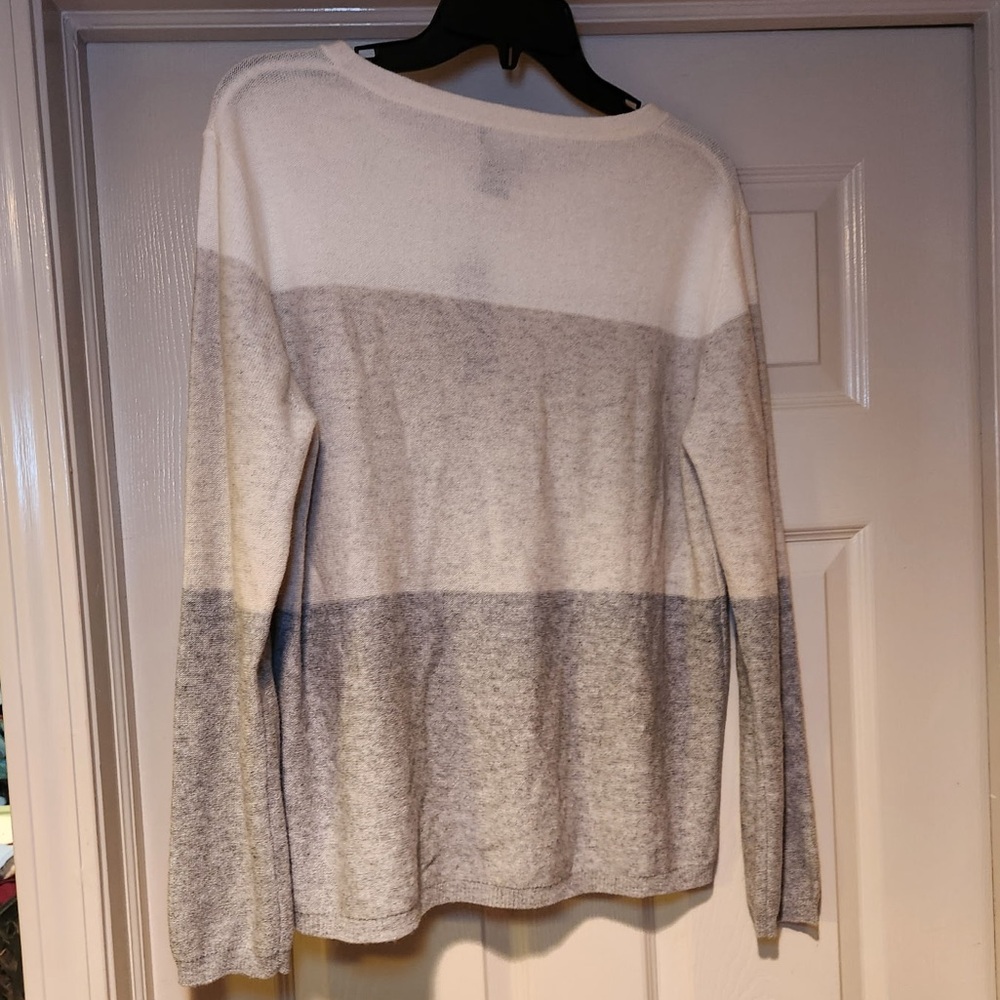 NWT Cashmere Cashmere Women’s 100% Cashmere Gray Gradient Crewneck Sweater - Picture 4 of 6